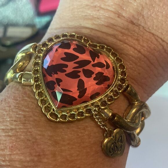 Betsey Johnson Pink Animal Print Heart Stretch Gold Link Bracelet - Picture 4 of 8